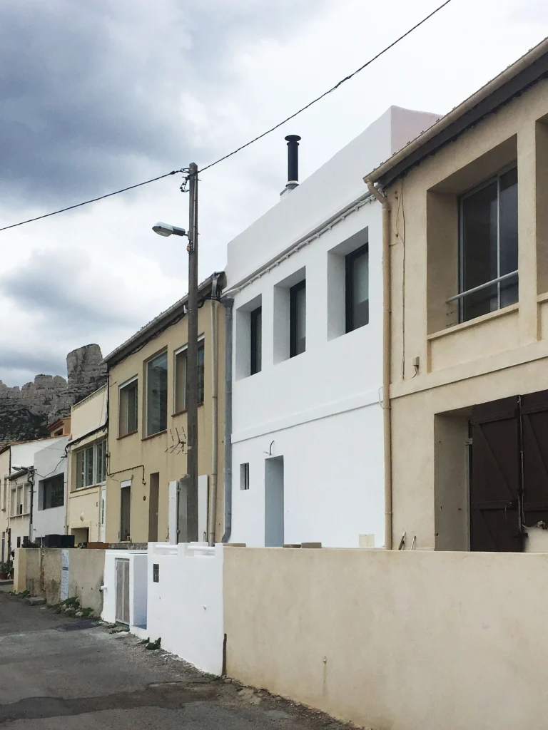 Maison B